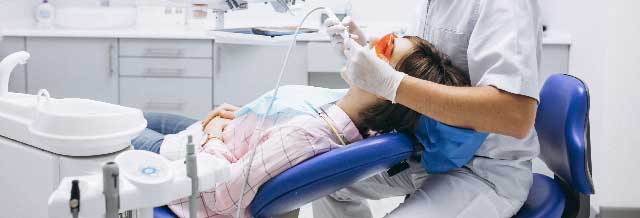 Visitez votre dentiste au moins deux fois par an